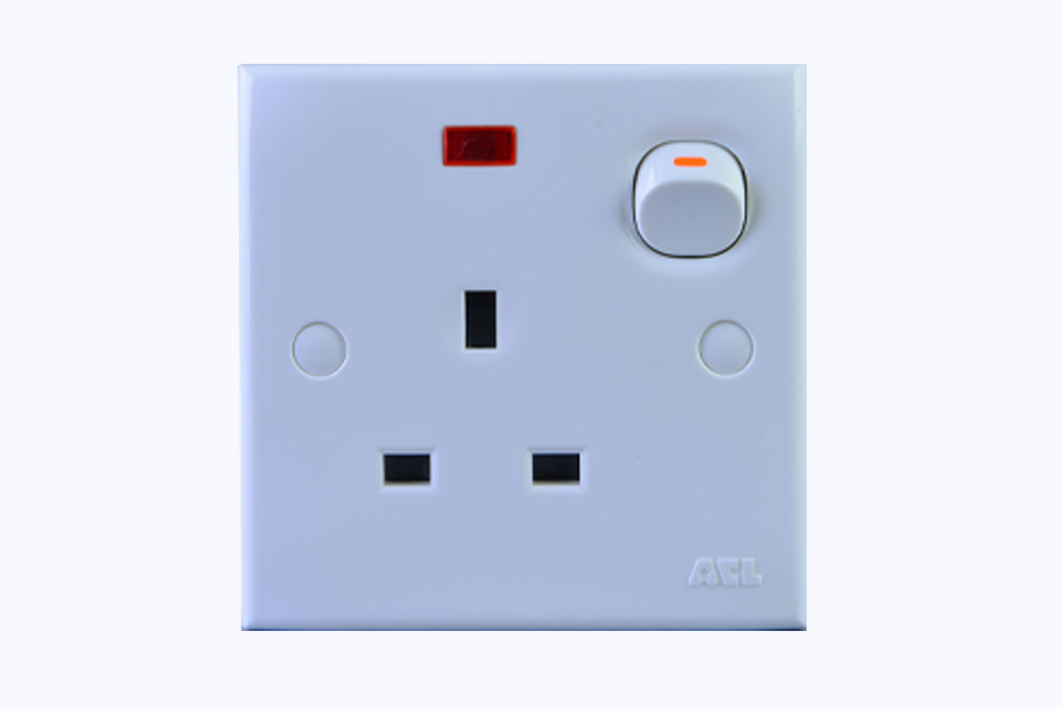 13A Switched Socket - Neon