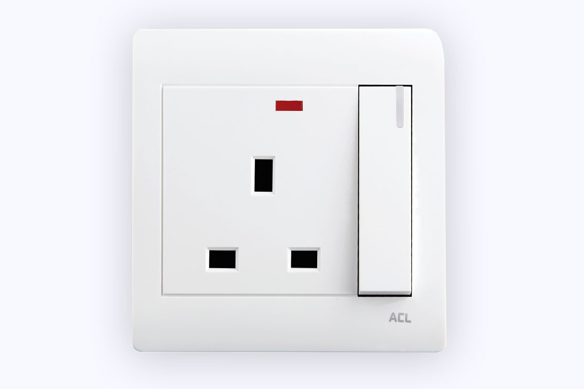 EG-13A Switched Socket Outlet  With Neon 13A/250V
